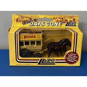 Vintage Lledo Days Gone Horse Drawn Bus in London Omnibus Livery - Victoria - Pe